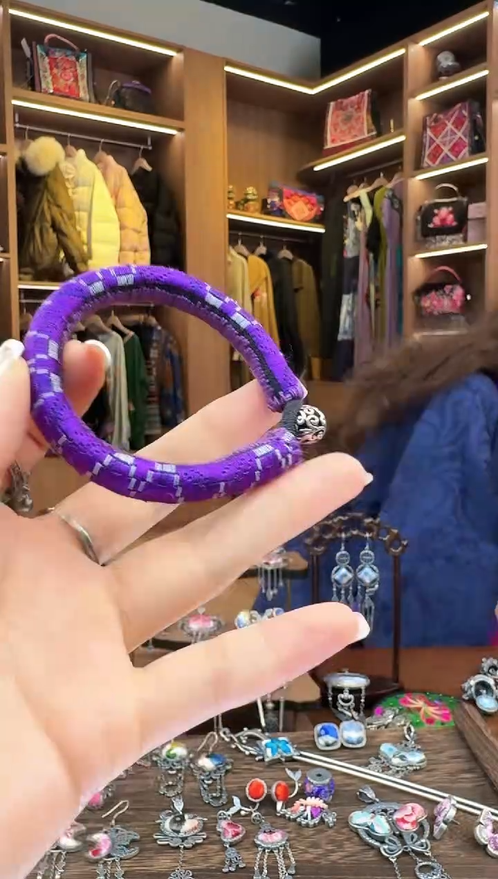 【闪购商品】织绣81黔东南苗族刺绣