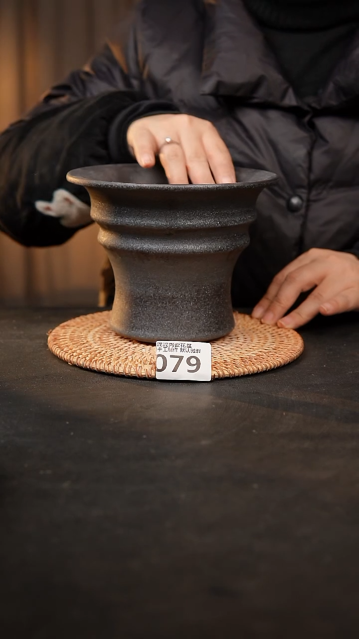 【闪购商品】瓷片079泥泥手工花盆口15高13