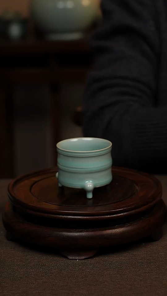 瓷片仿古青绿釉全手工三足玹纹樽杯80ml 微瑕 不带礼盒