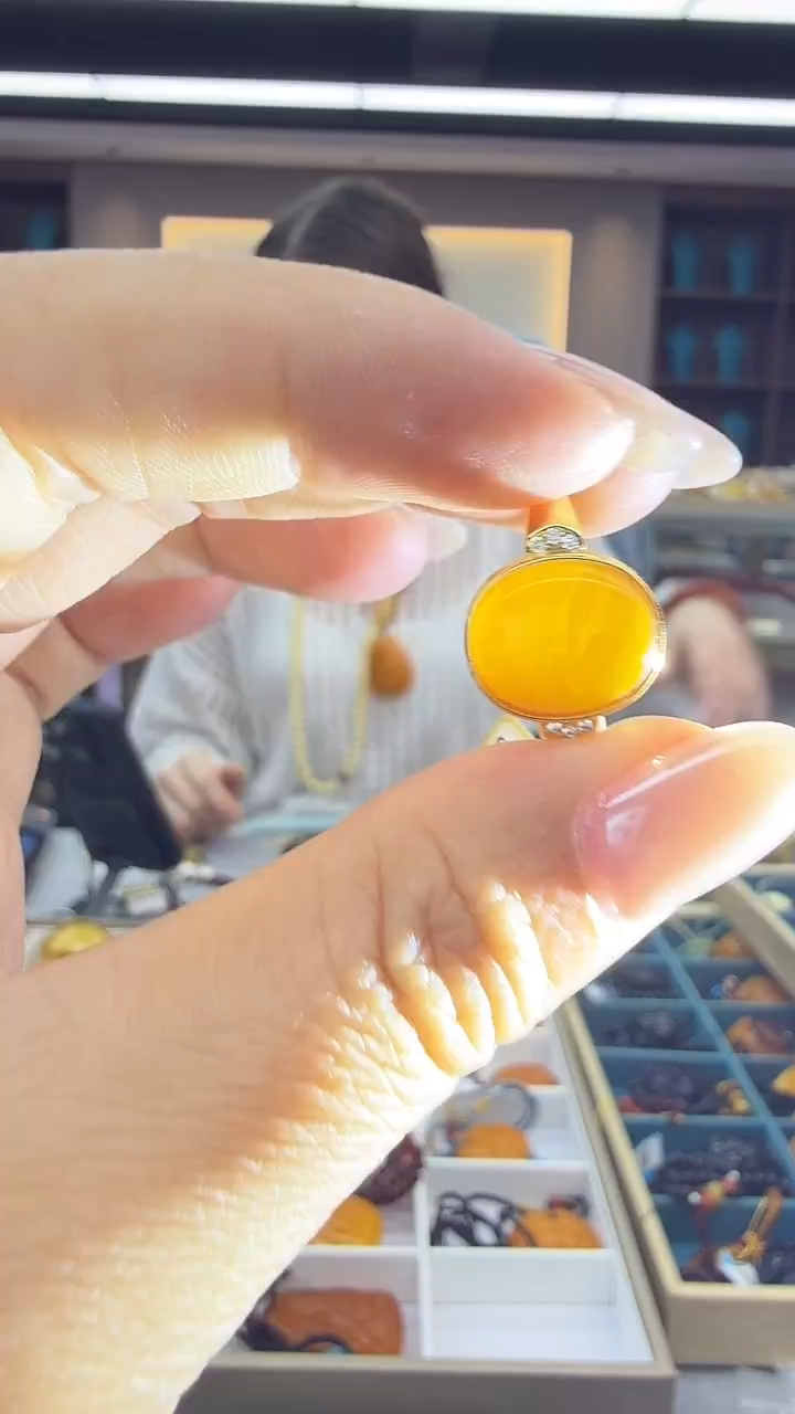 未镶嵌琥珀戒指37秒拍号 假一罚三 