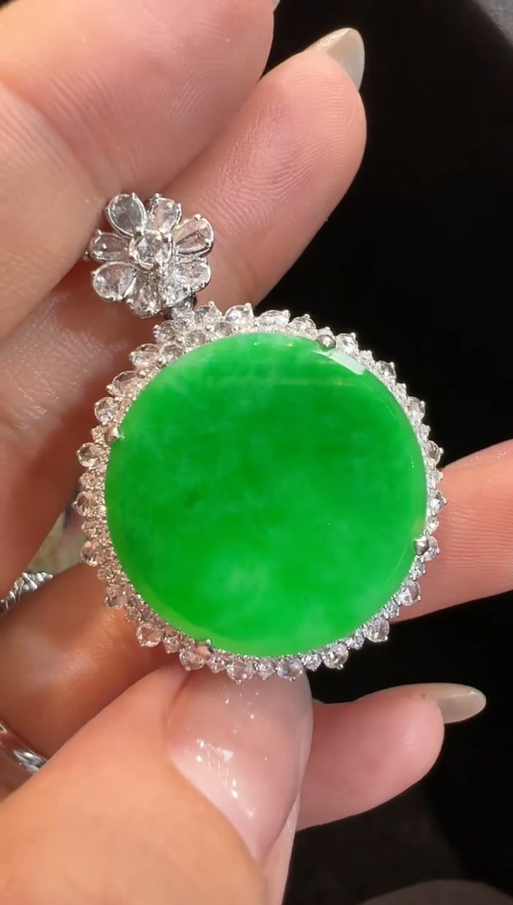 【闪购商品】翡翠颈饰18K金镶嵌吊坠