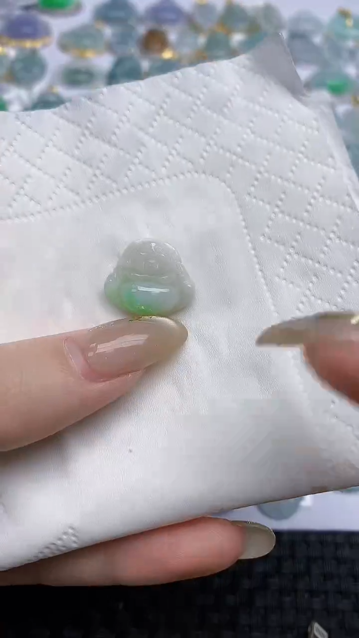 【闪购商品】翡翠颈饰未镶嵌天然A货翡翠 