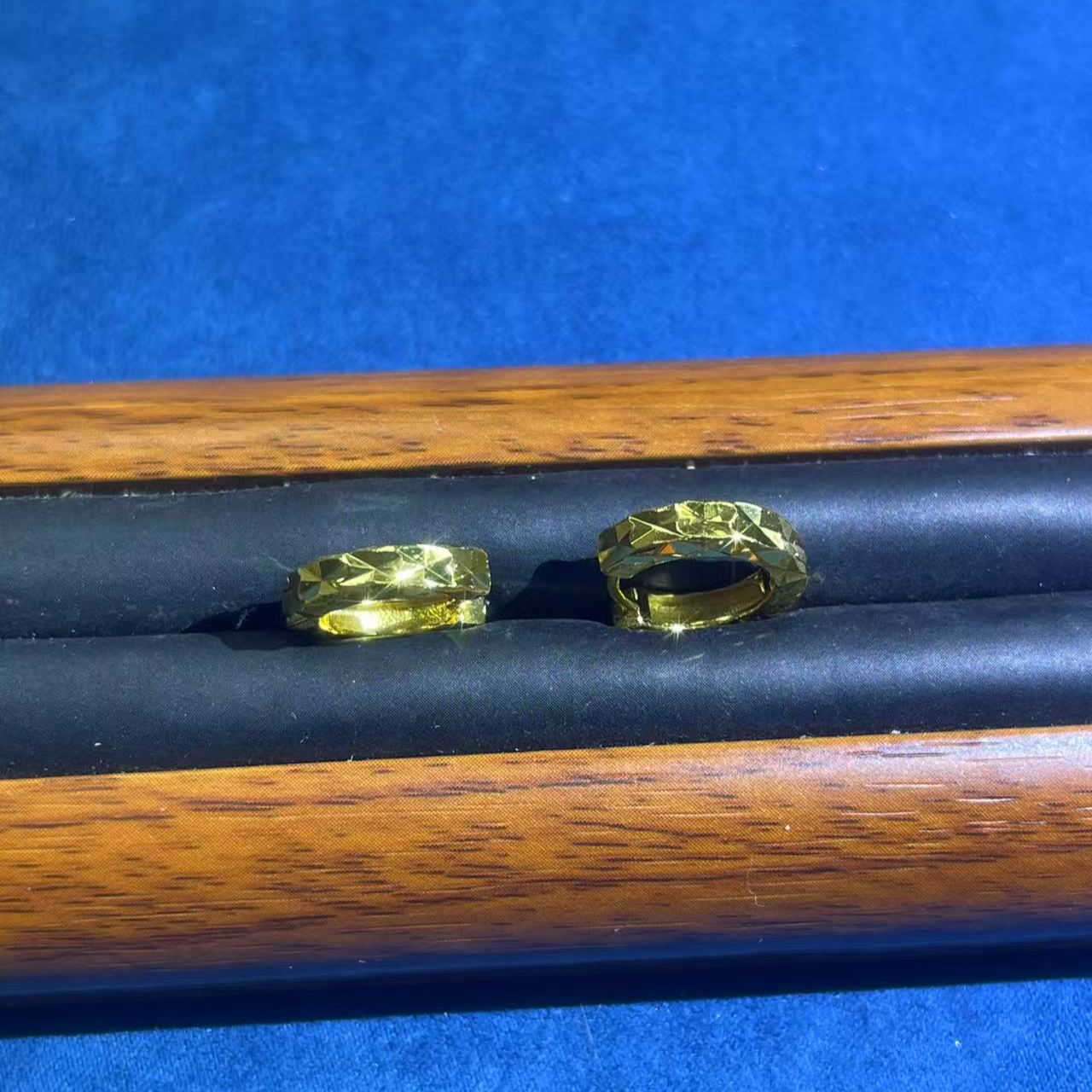 a298黄色满天星耳扣多样性发货