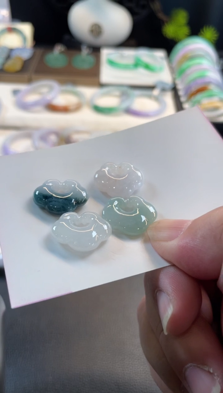 未镶嵌手镯翡翠43  有纹裂