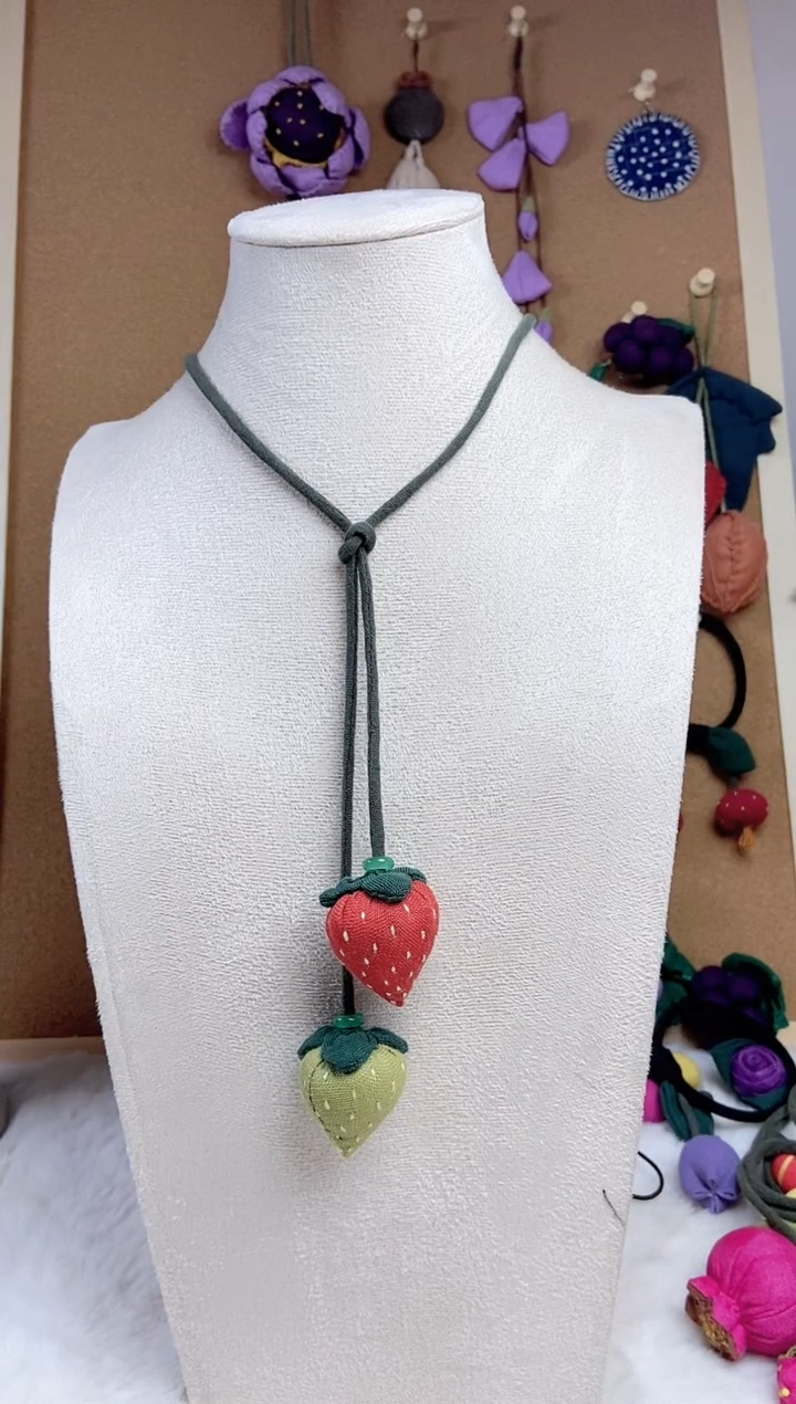 非金属布艺草莓项链