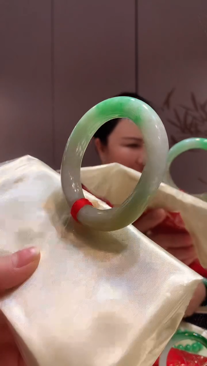 【闪购商品】翡翠手镯未镶嵌手镯