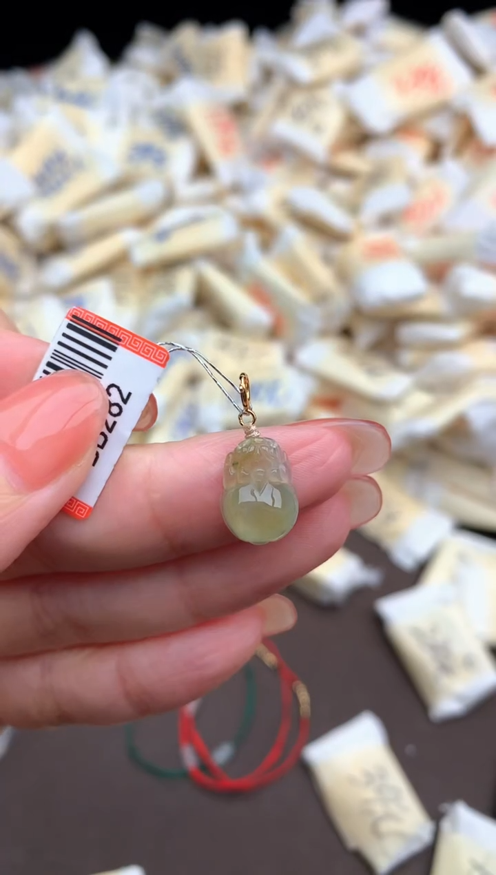 【闪购商品】翡翠挂件18K金镶嵌一