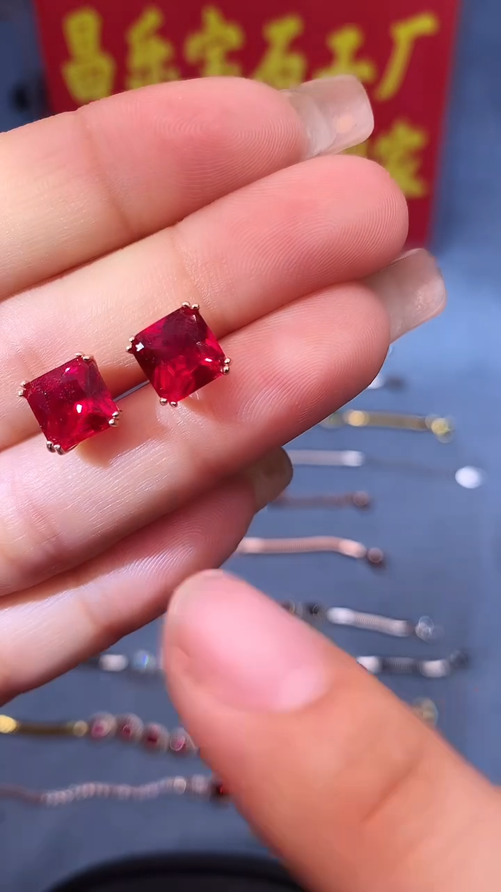 【闪购商品】红宝石耳饰银S925镶嵌111