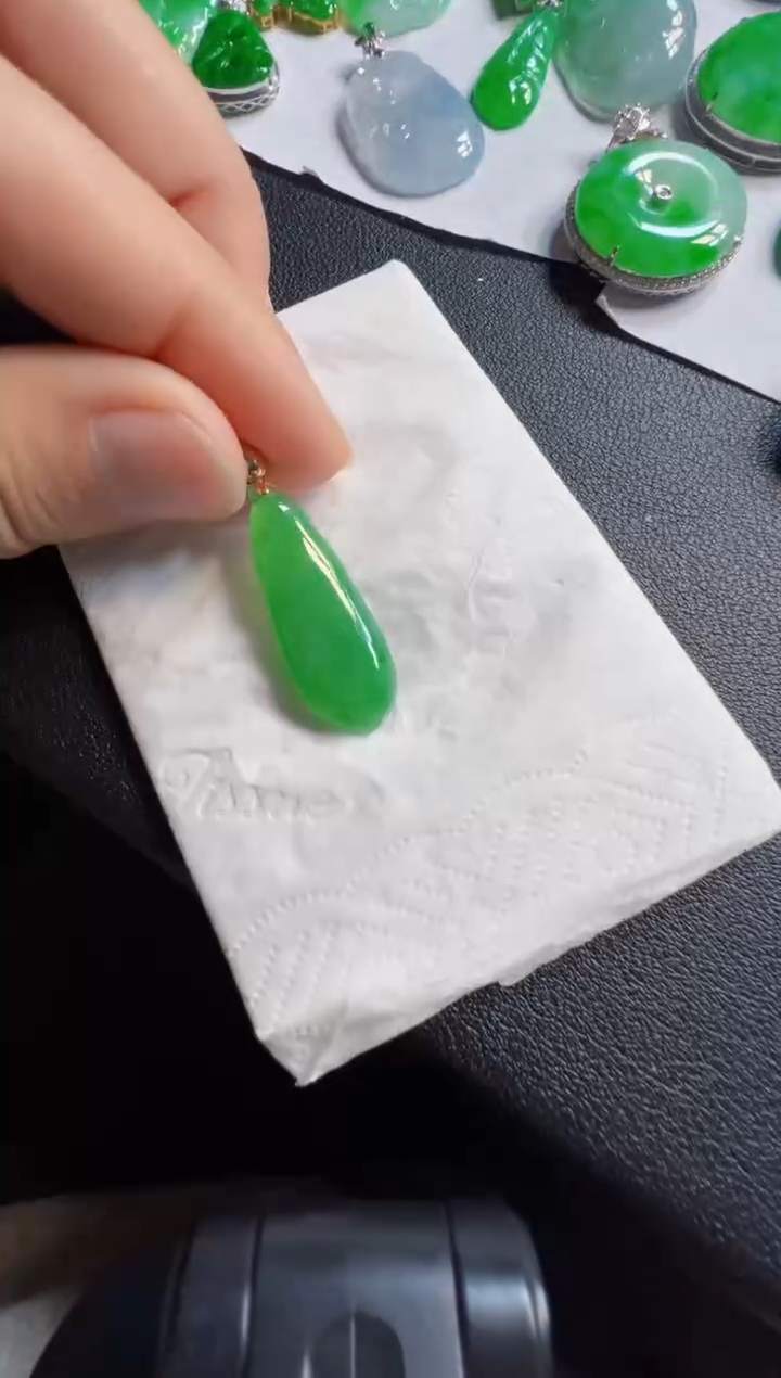 吊坠(不含链)18K金镶嵌翡翠1580