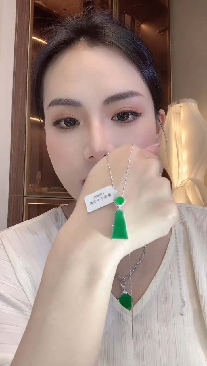 翡翠18K金镶嵌吊坠(不含链)A31