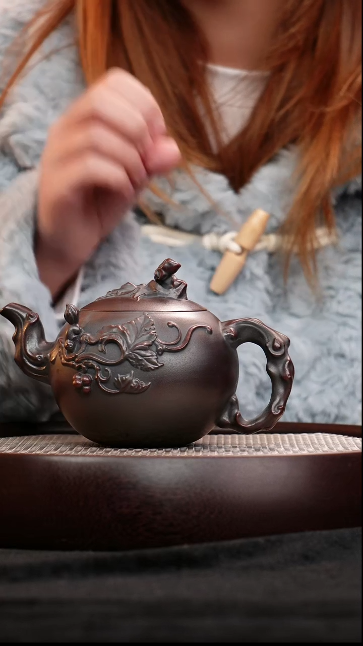 茶壶紫砂宜兴紫砂壶松鼠葡萄