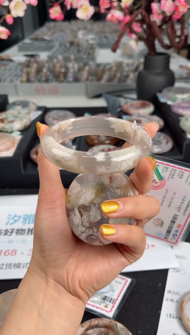 【闪购商品】石英质玉手镯未镶嵌63圈口（赠送镯心）3549841