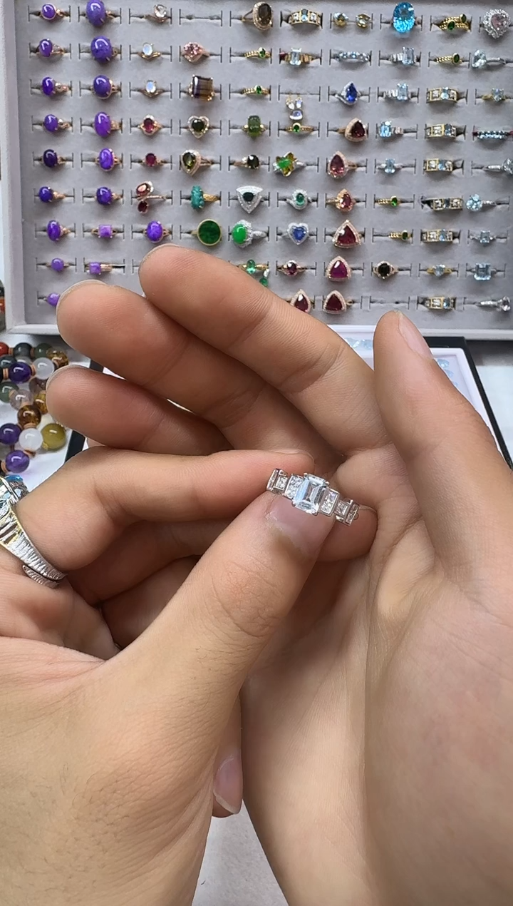 银S925镶嵌戒圈海蓝宝石椰*?1226m013多样性发其一