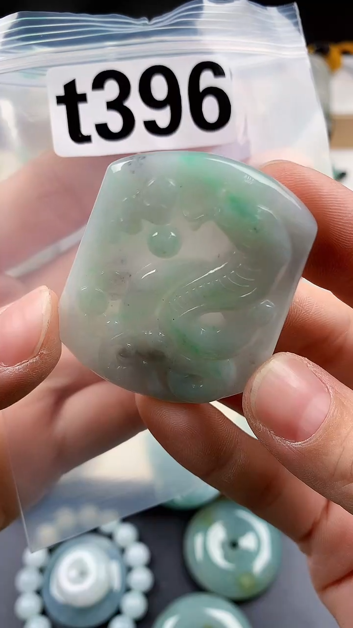 颈饰未镶嵌翡翠天然翡翠吊坠挂件