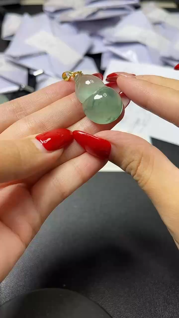 时尚女士精品吊坠