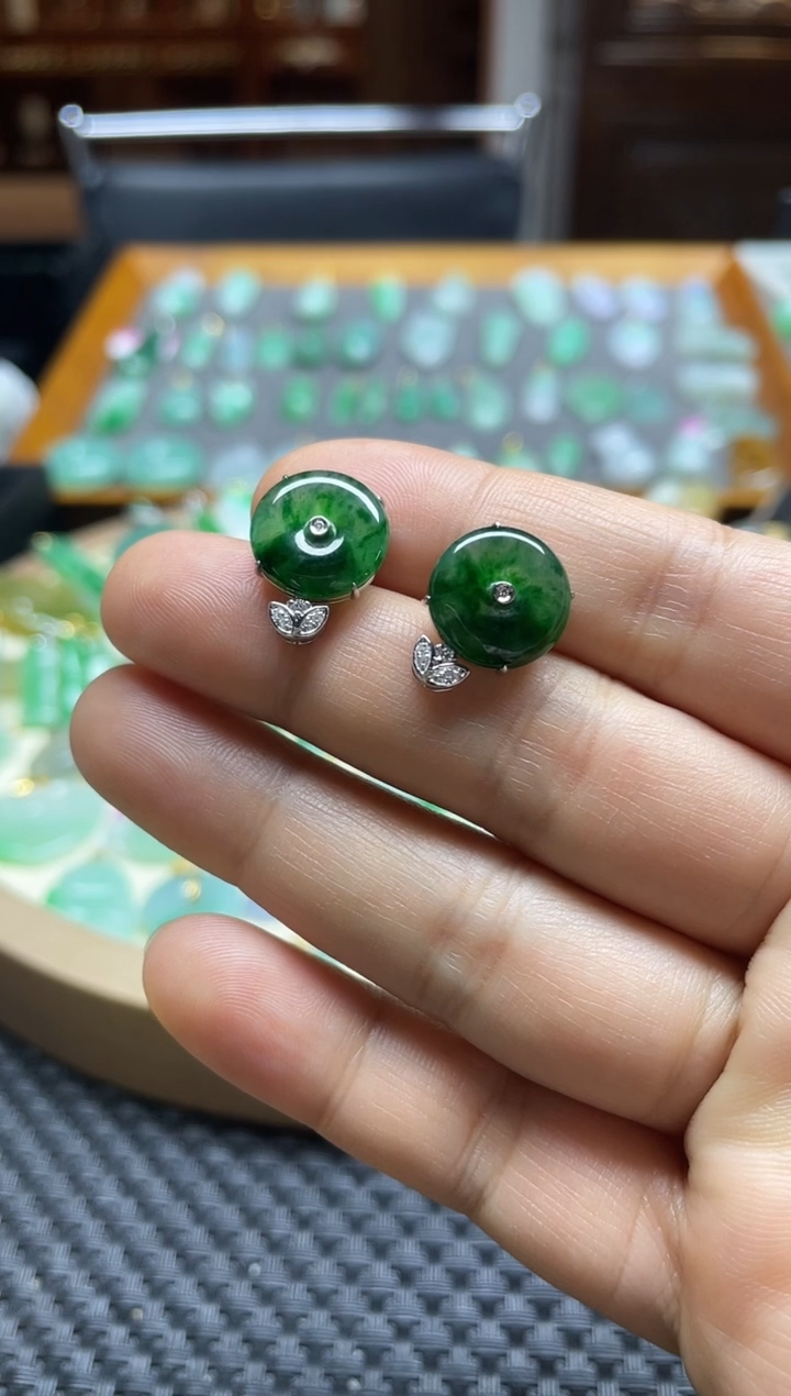 【闪购商品】翡翠耳饰18K金镶嵌耳钉