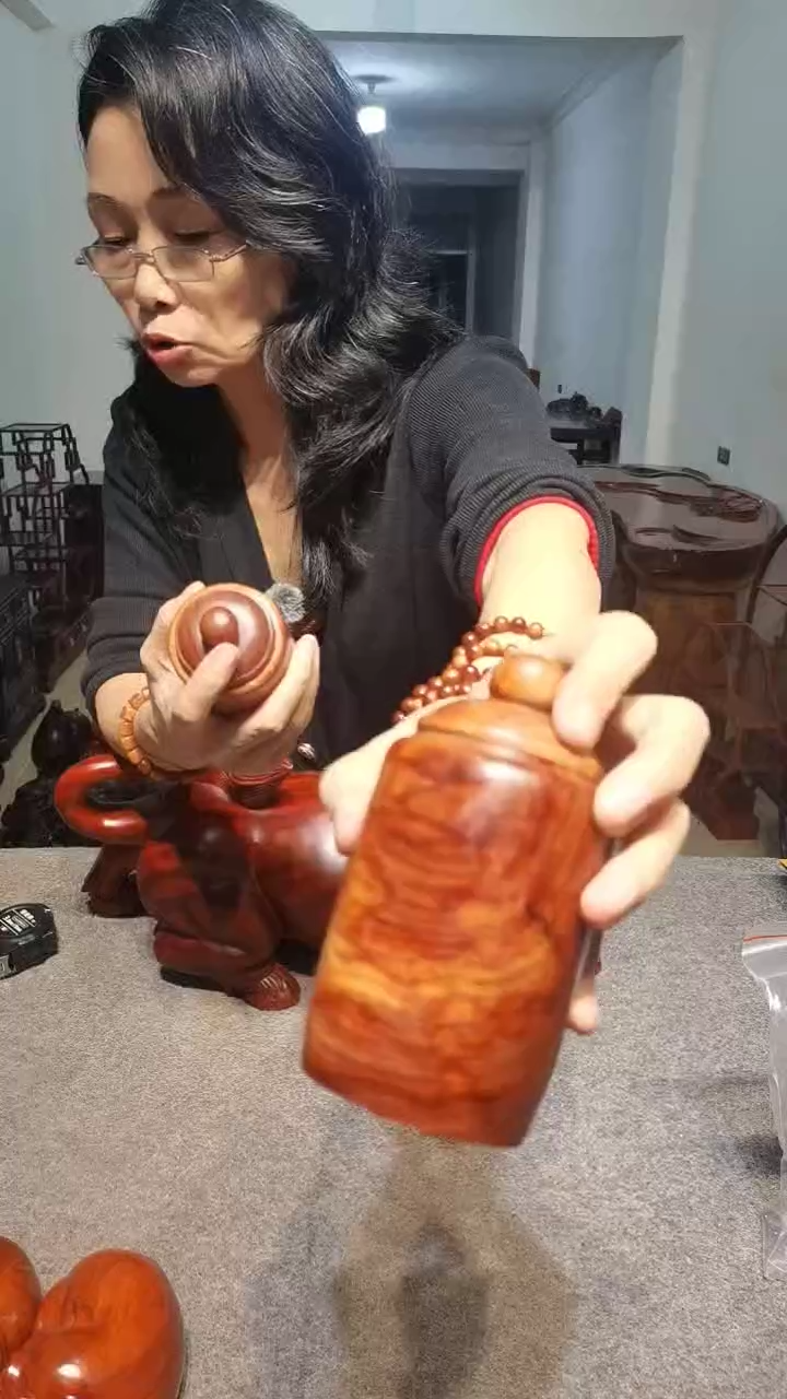 木事*成花梨小茶叶罐一个