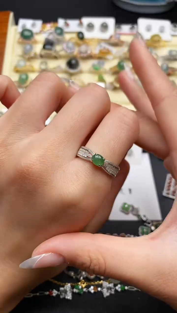 【闪购商品】翡翠戒指银S925镶嵌66666666+6