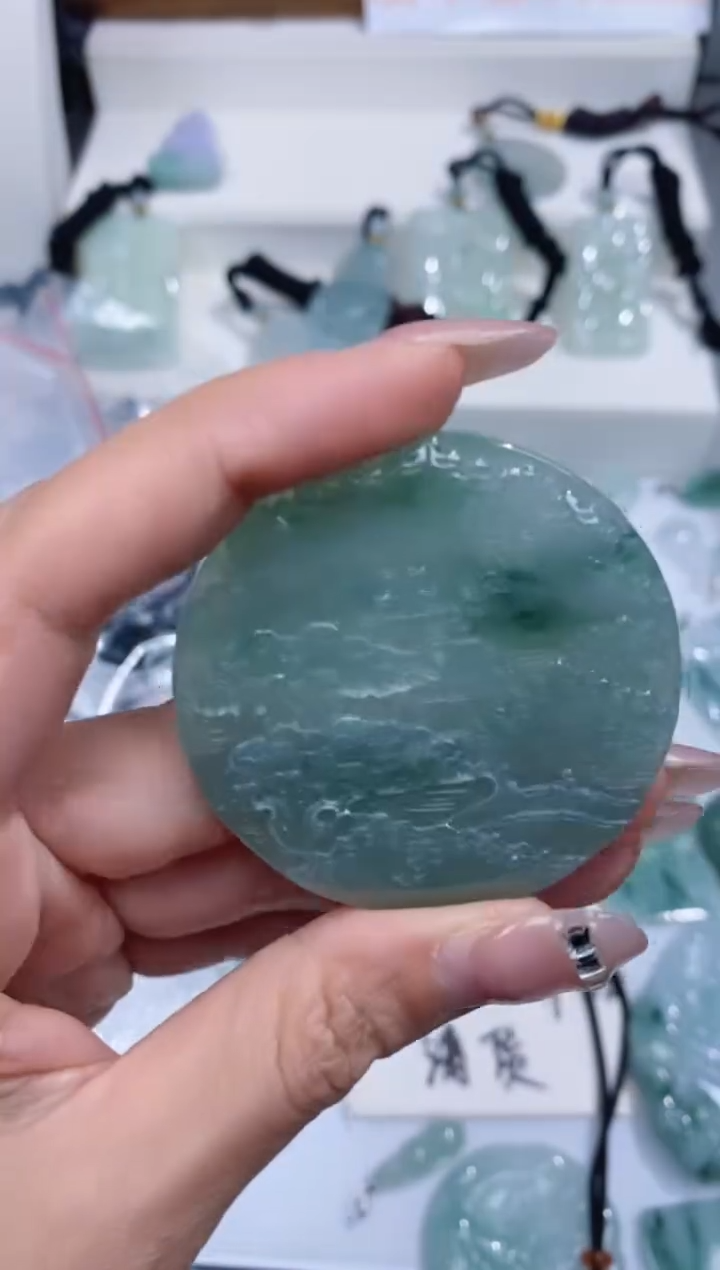 颈饰未镶嵌翡翠吊坠