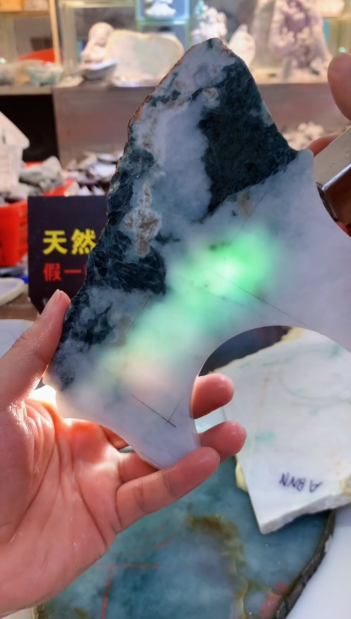 翡翠裸石0朗0翡翠珠宝84