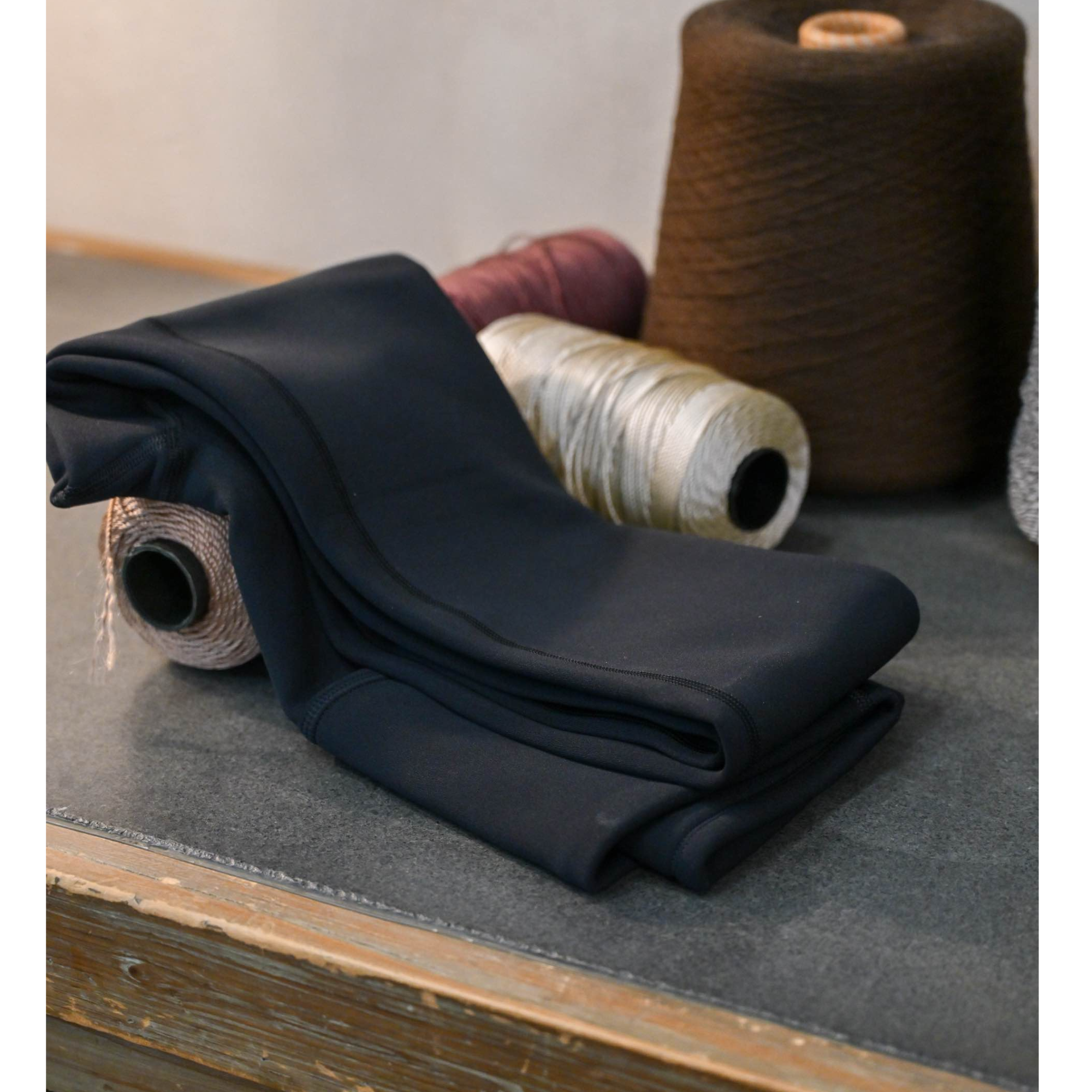 HALUNGLE/海伦格丽    3562    时尚秋冬加绒随形裸感瑜伽裤dy