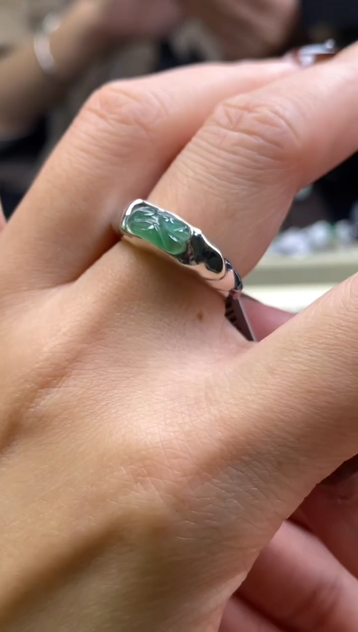 颈饰银S925镶嵌翡翠18492