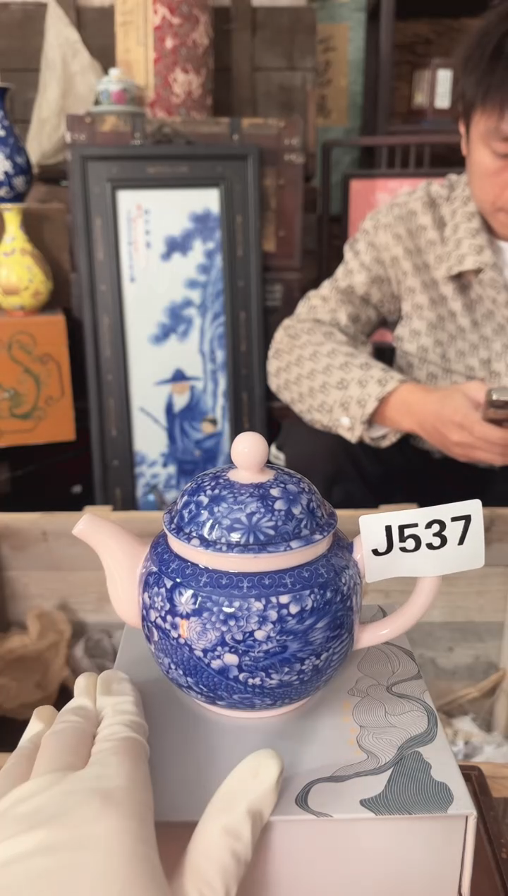 陶景德镇陶瓷摆件J537