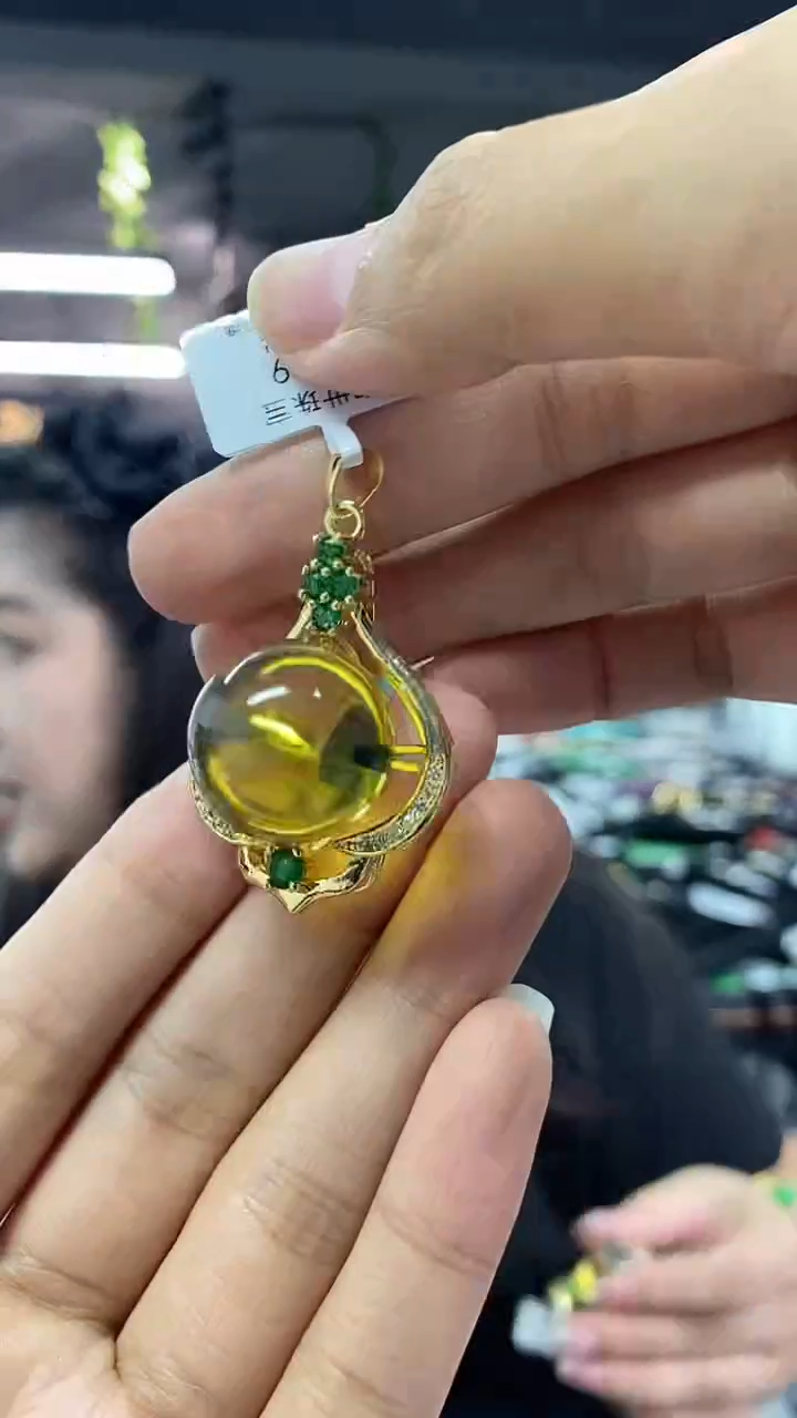 未镶嵌蓝珀裸石多样性发其一颜色微差