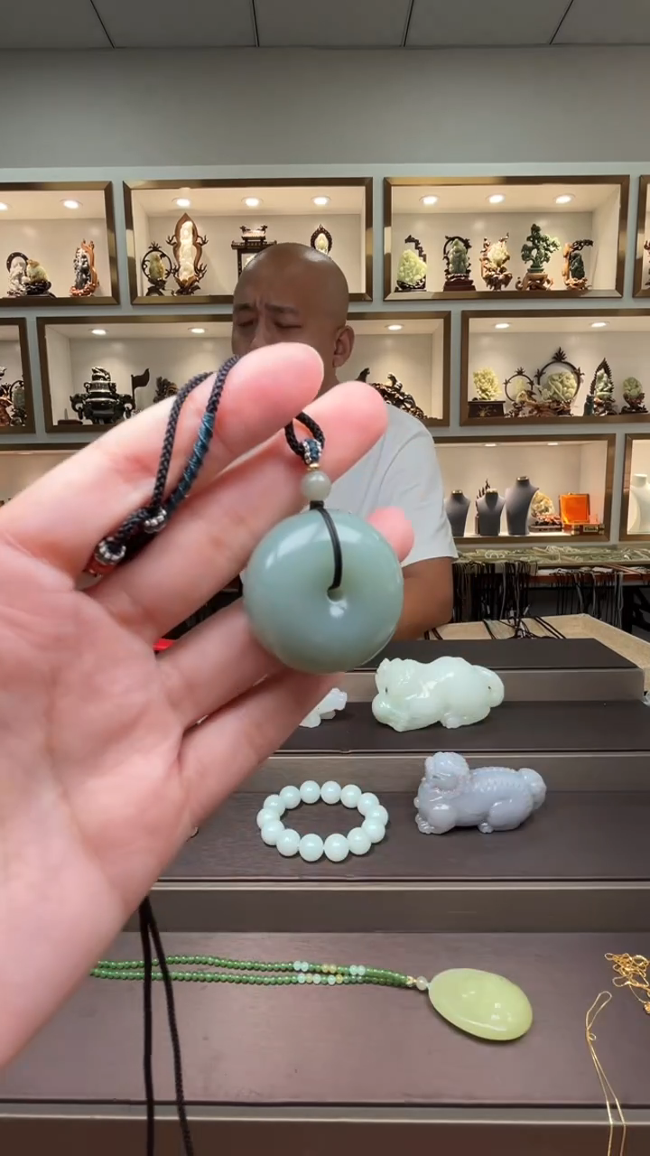 颈饰未镶嵌和田玉苏