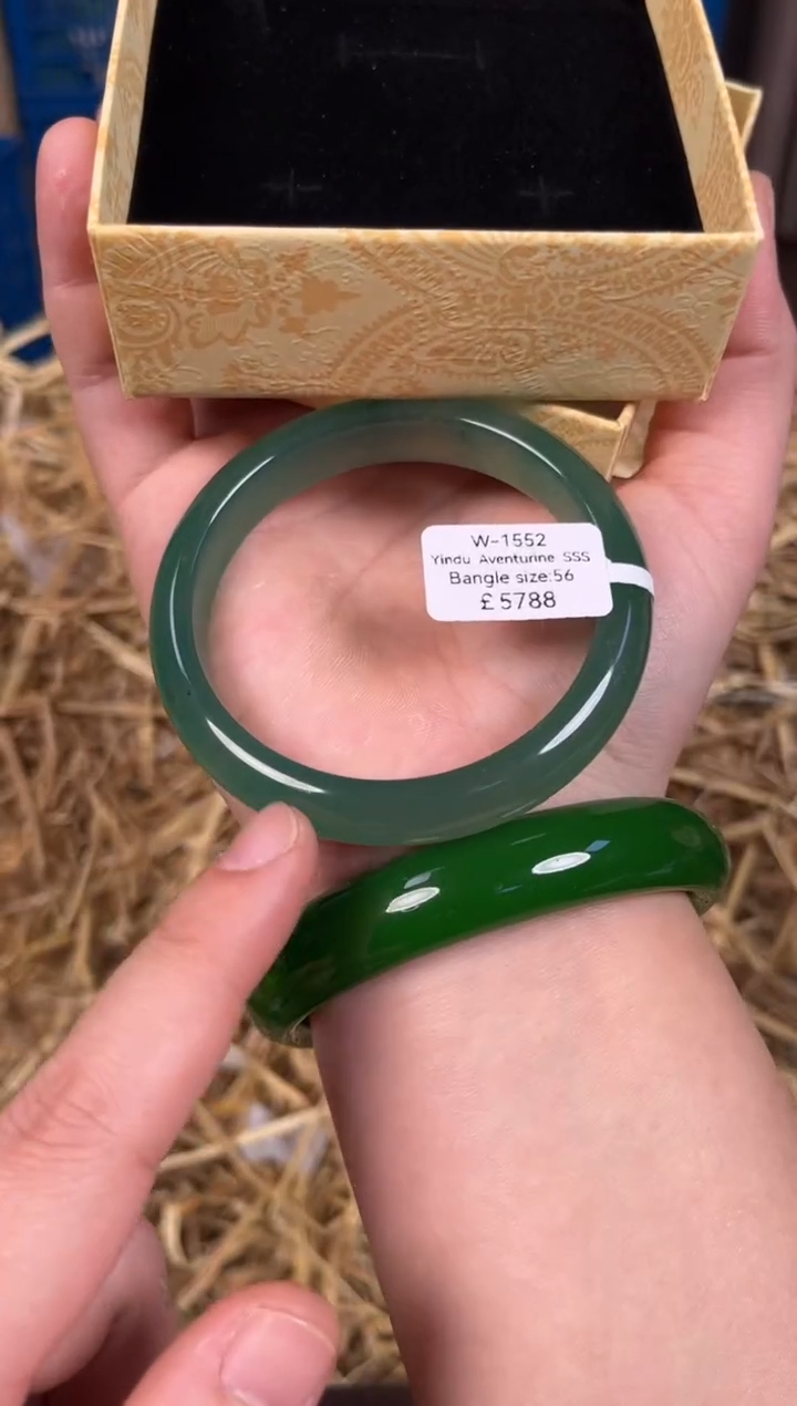 未镶嵌手镯石英质玉W1552