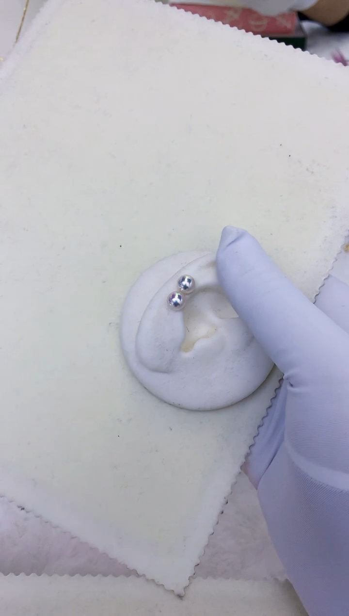 18K金镶嵌饰品海水珍珠6-7素钉定制