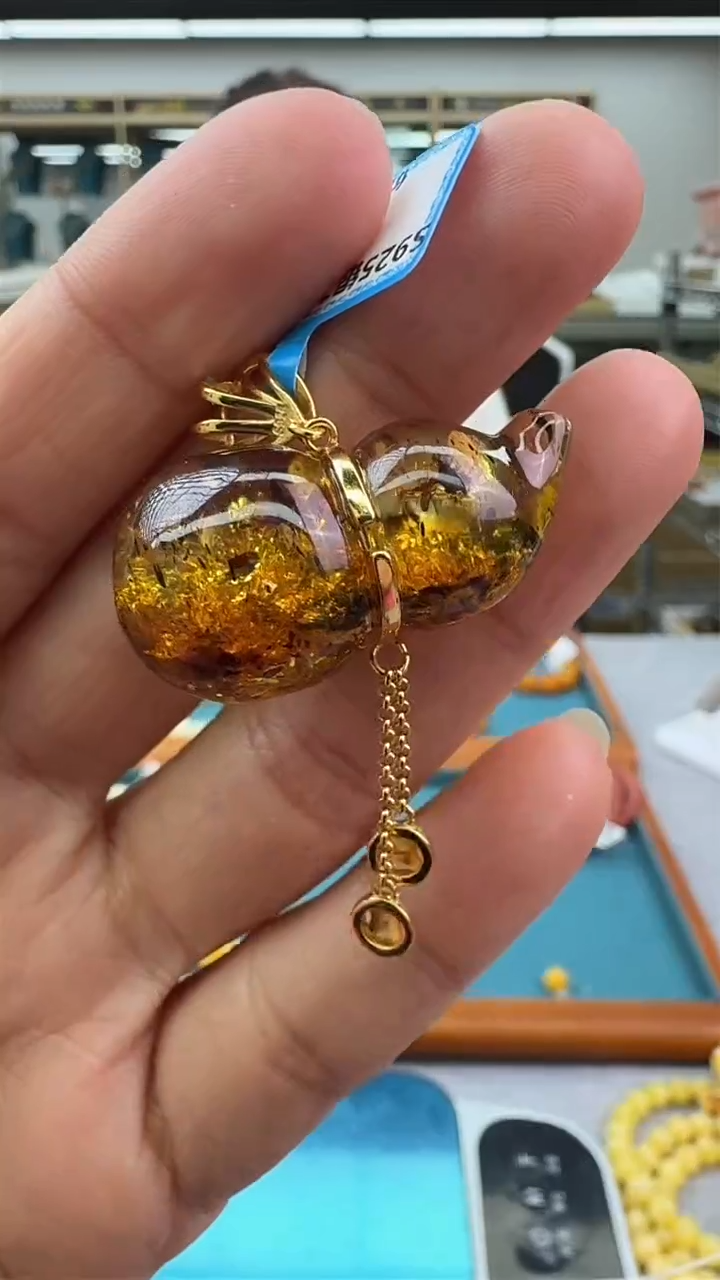 【闪购商品】琥珀颈饰未镶嵌54秒拍号