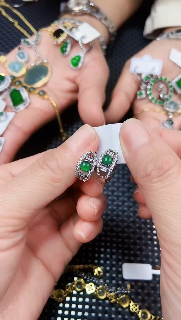 【闪购商品】翡翠耳饰未镶嵌11111111