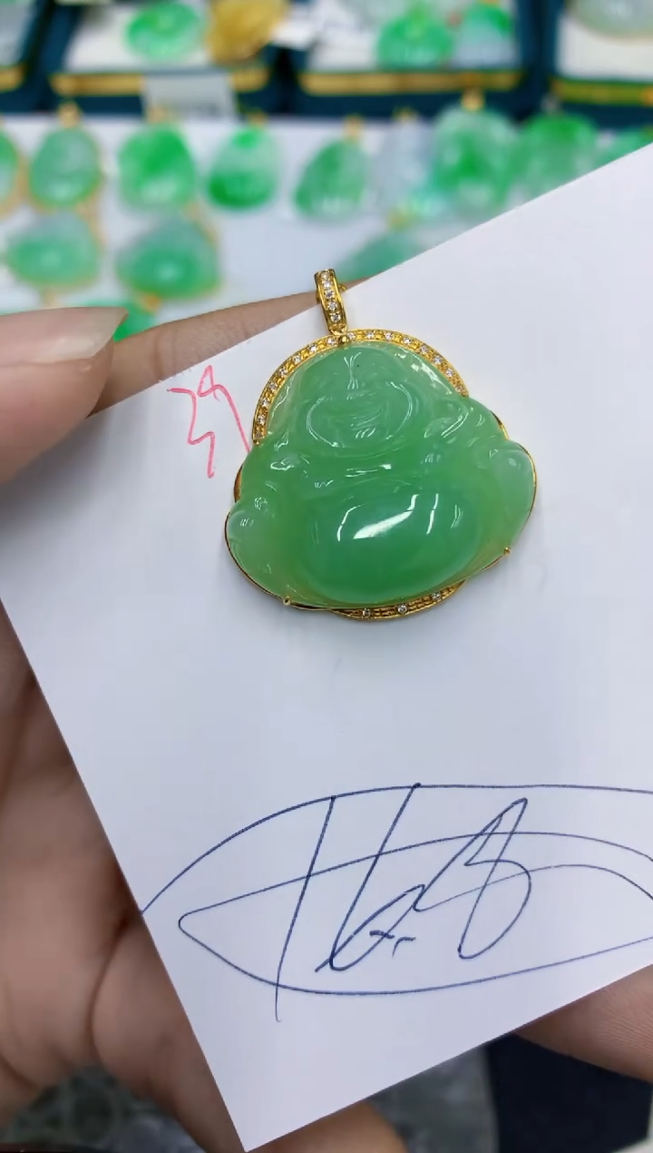翡翠18K金镶嵌颈饰1111111111