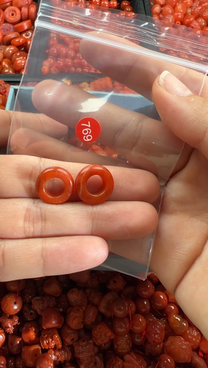 【闪购商品】南红玛瑙颈饰未镶嵌1