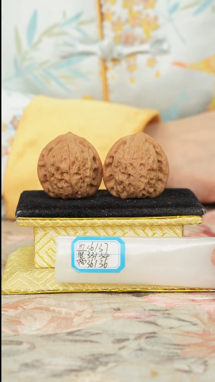 【闪购商品】文玩核桃把件非嫁接将军帽