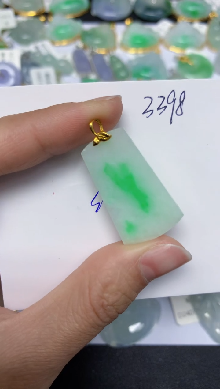 【闪购商品】翡翠颈饰18K金镶嵌天然翡翠A货