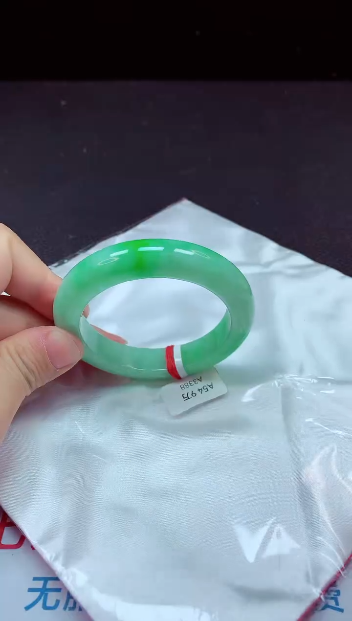 【闪购商品】翡翠手镯未镶嵌镯子54+