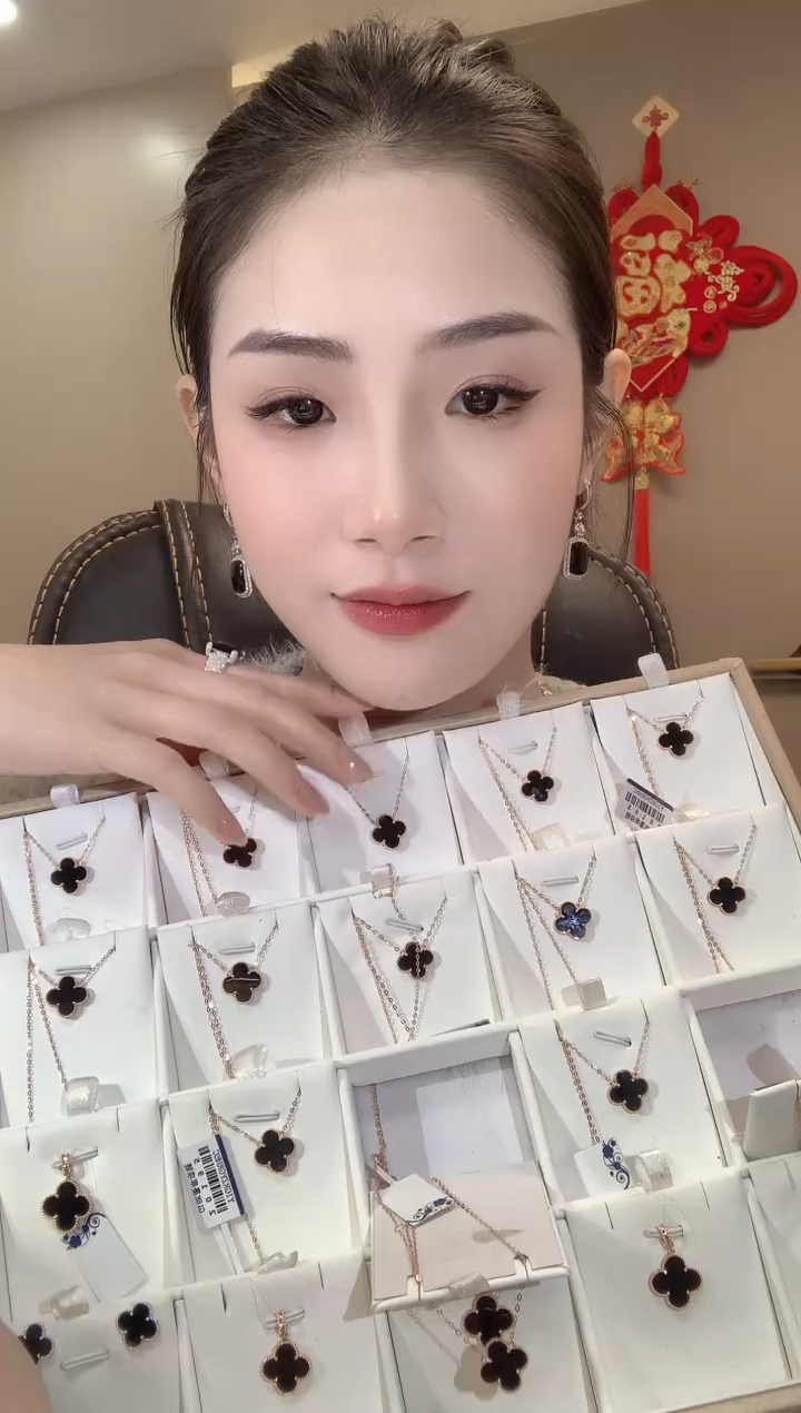 【闪购商品】翡翠套链18K金镶嵌D1多样性发一件