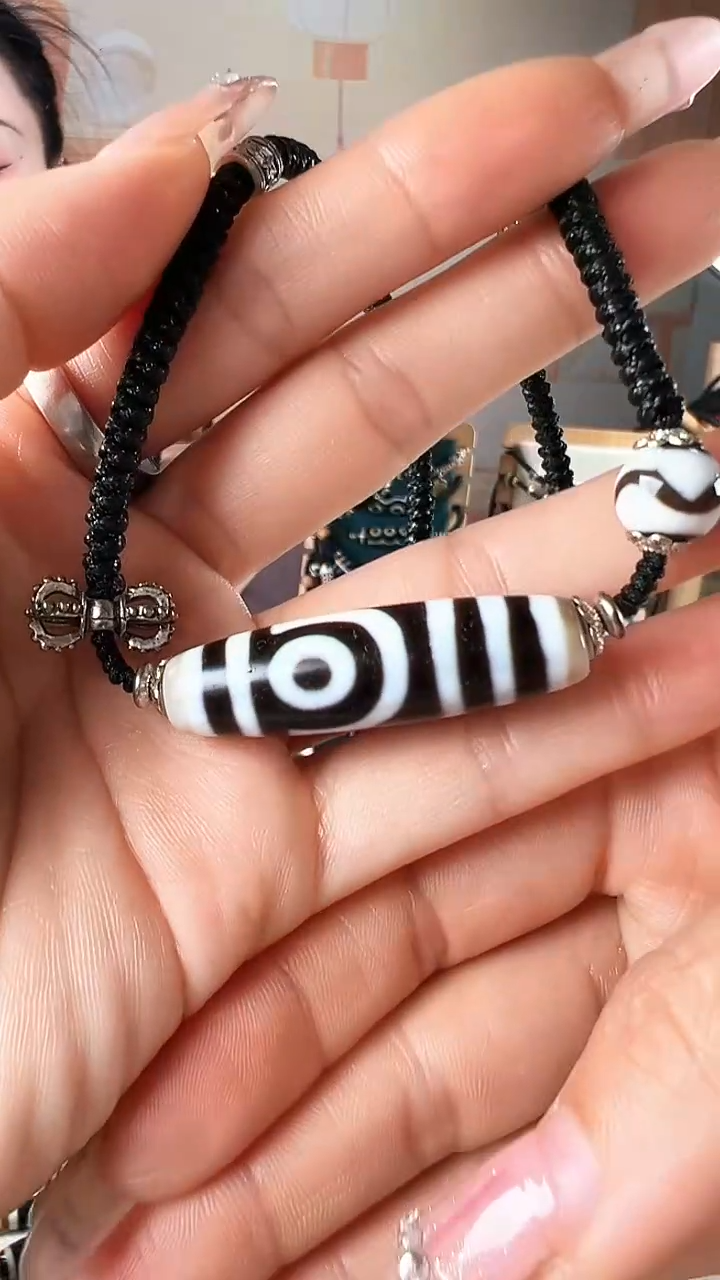 未镶嵌颈饰玛瑙/玉髓二眼