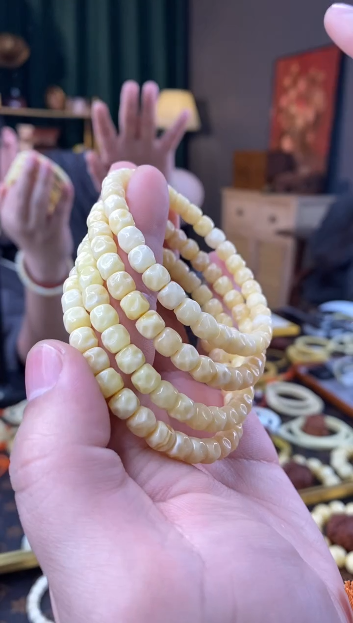 【闪购商品】蜜蜡手串未镶嵌6.5mm无相微瑕多样性发其一17.5