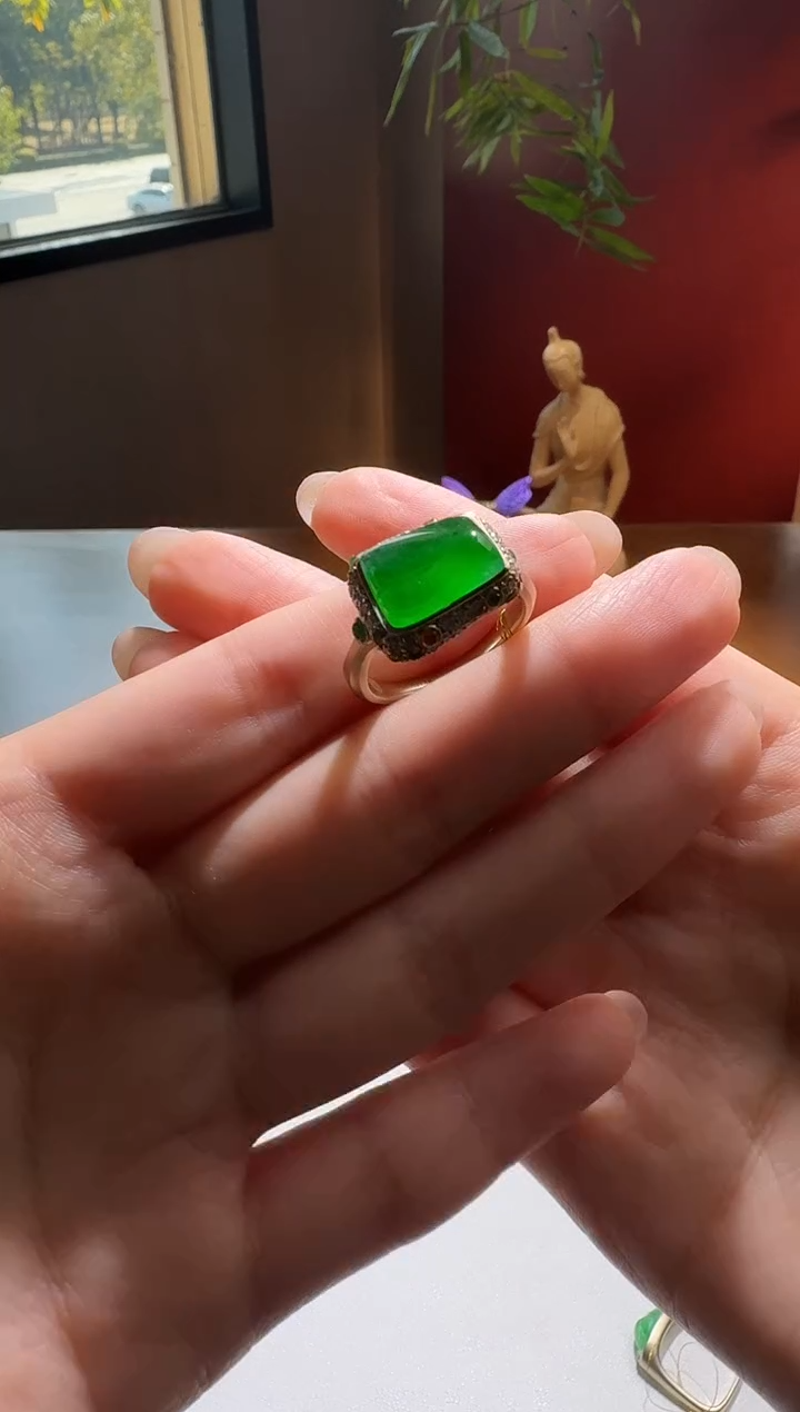 【闪购商品】翡翠戒指18K金镶嵌【鑫鑫】