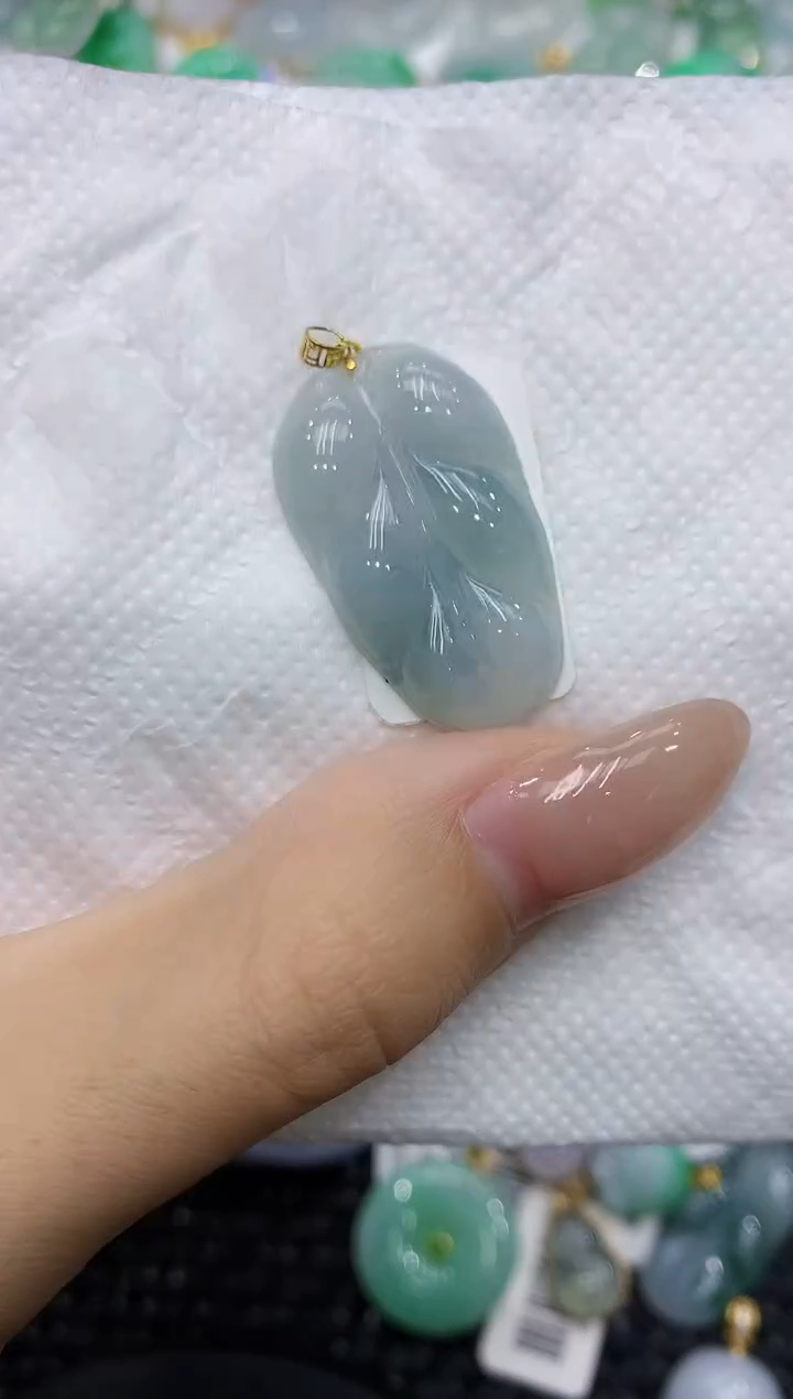 翡翠18K金镶嵌颈饰111111111111