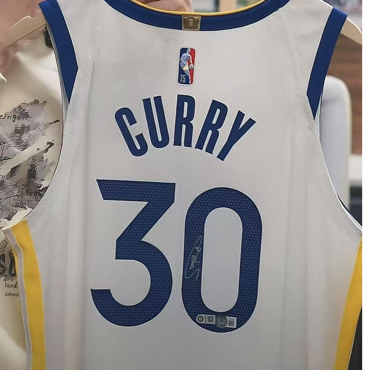 库里亲签勇士主场白AU装裱收藏【铭人堂亲签球衣直播专属链接】