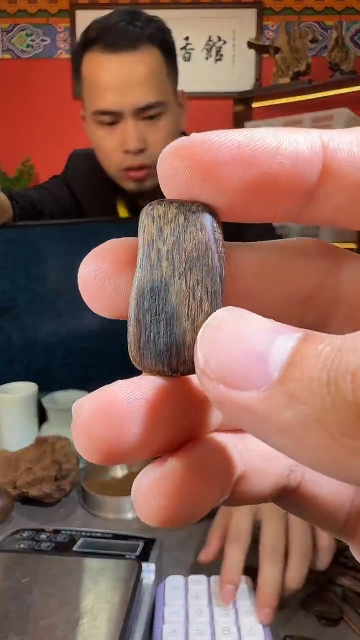 沉香吊坠E109达拉干多样性发一