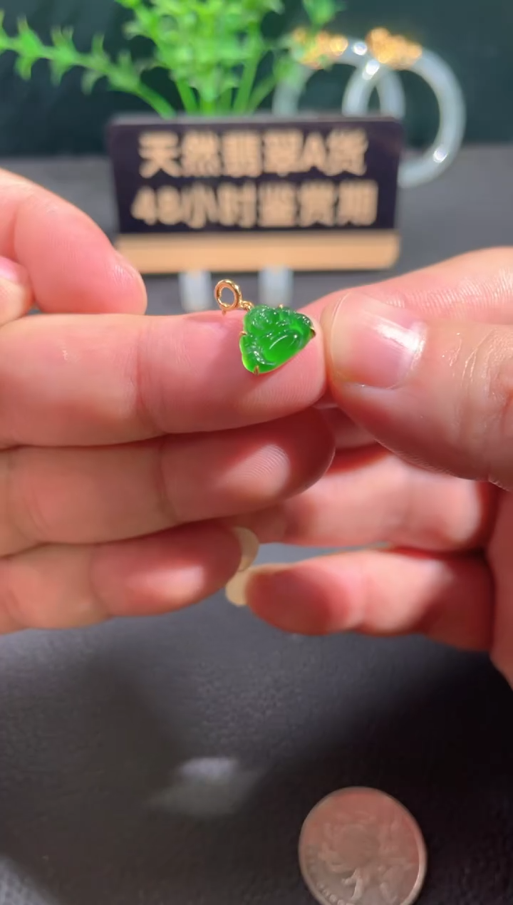 翡翠18K金镶嵌颈饰翡翠