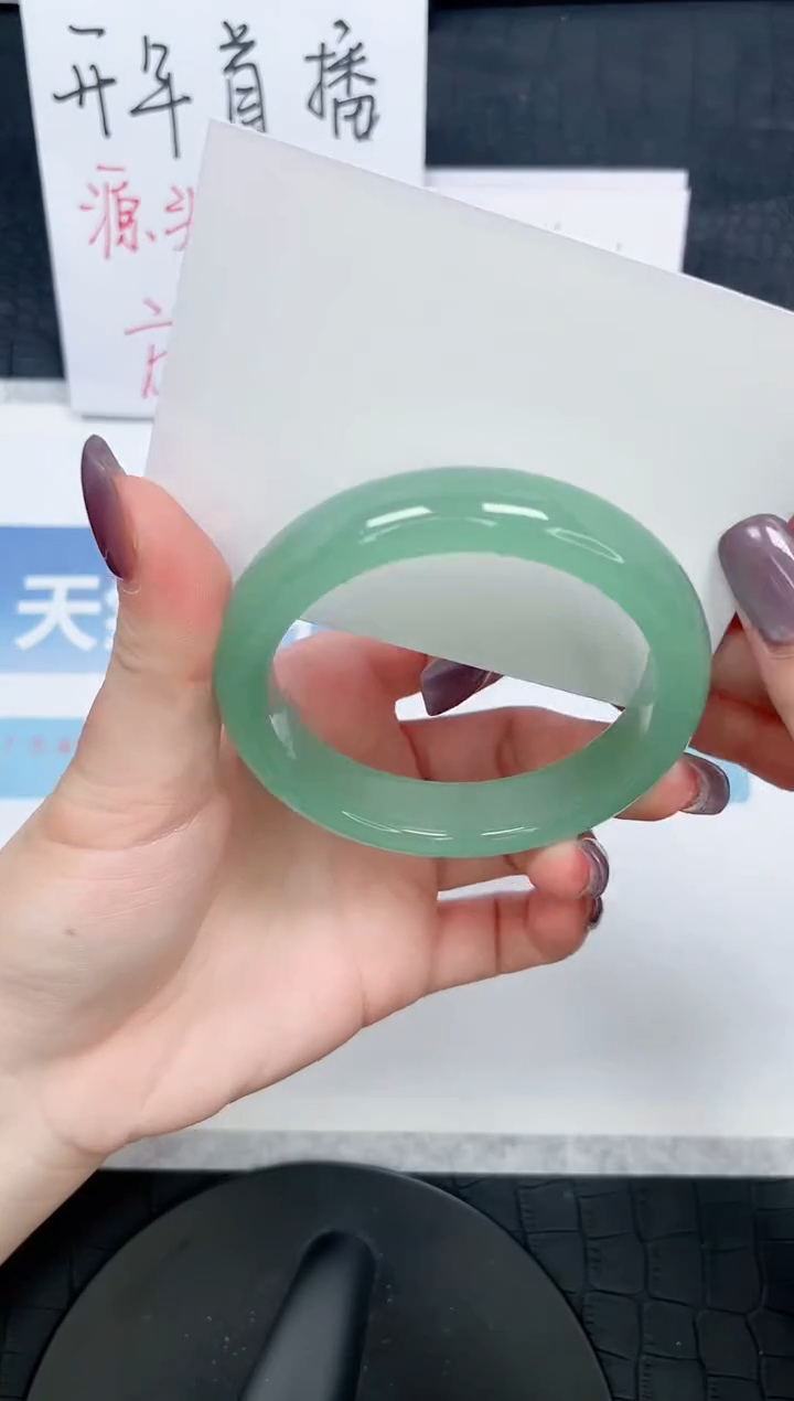 【闪购商品】石英质玉手镯未镶嵌88-57