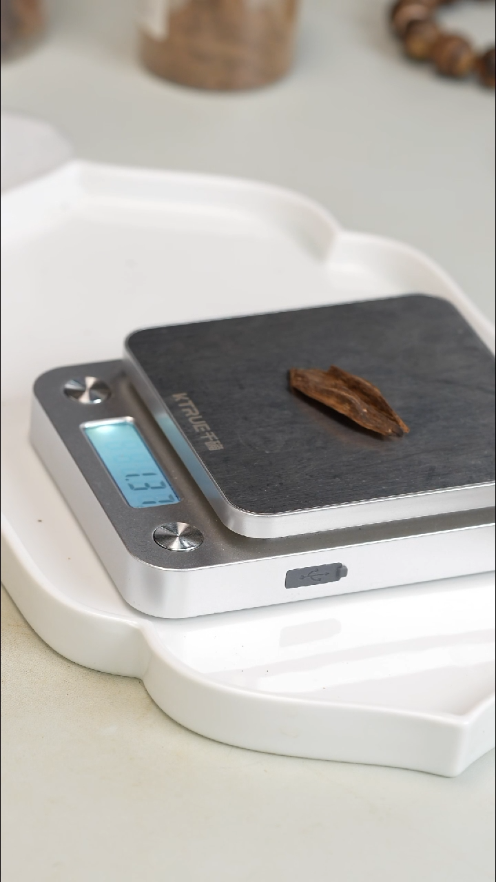 沉香沉香碎屑柬埔寨菩萨树心油1.3g