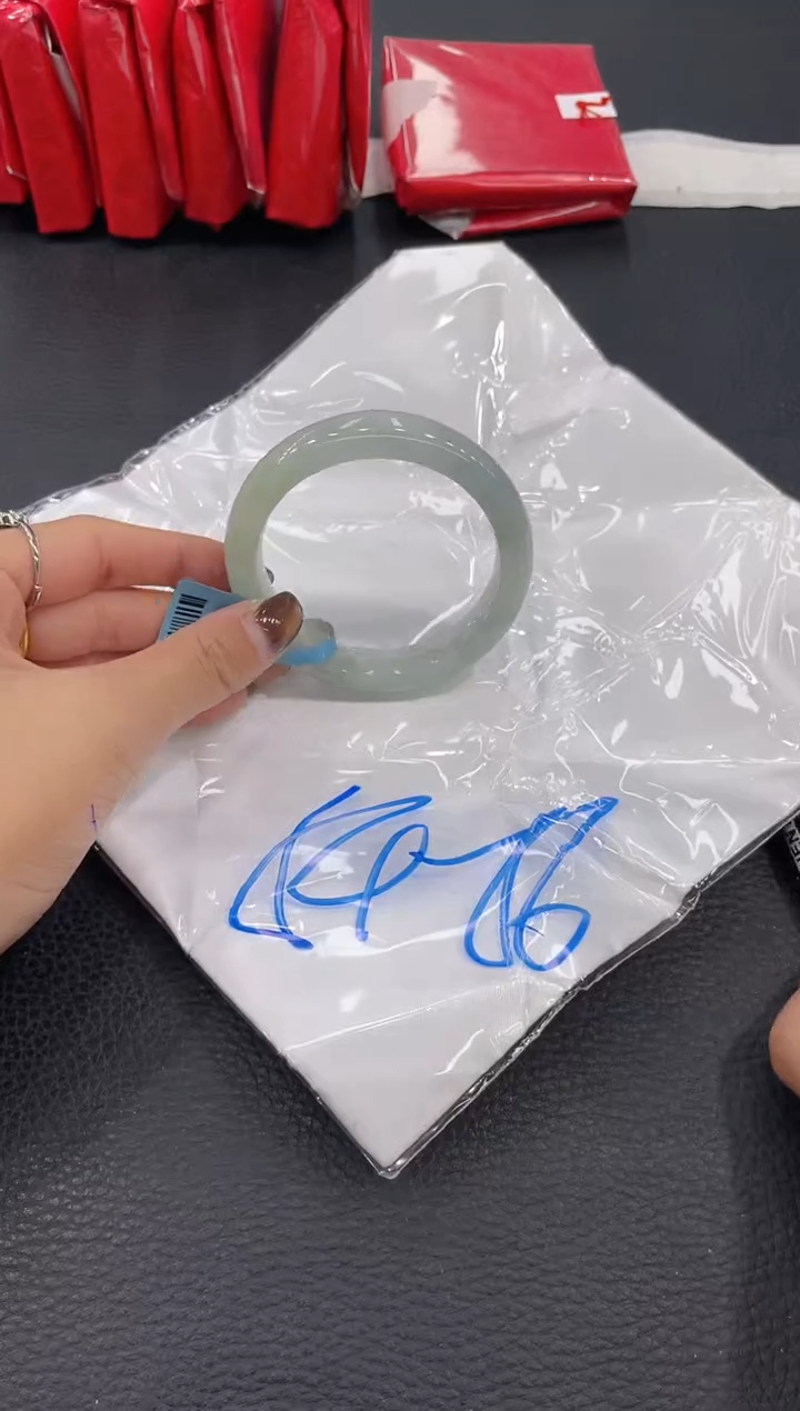 【闪购商品】翡翠手镯未镶嵌手镯