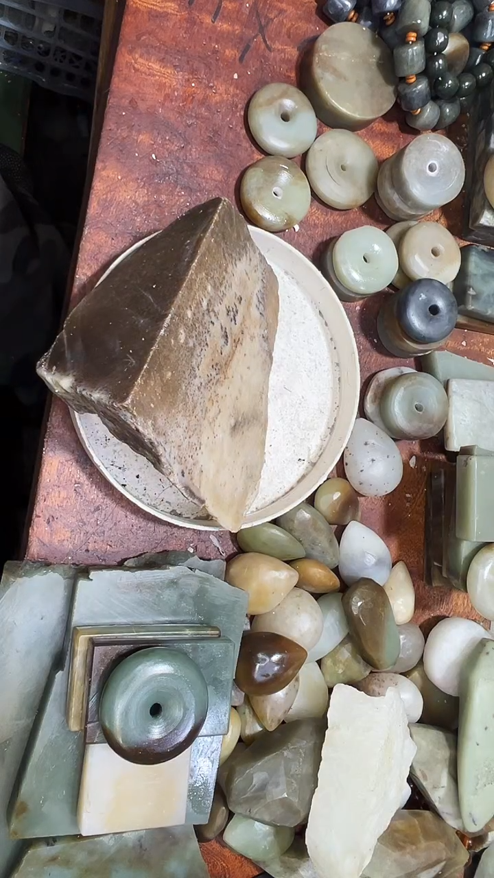 未镶嵌和田玉珠宝半成品1
